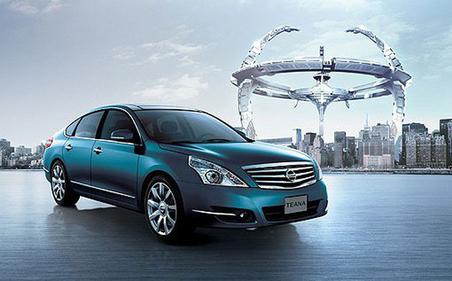 Nghịch lý thị trường ô tô: Kẻ kiên quyết giữ giá, người tung chiêu giảm trăm triệu đồng