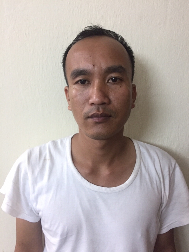 Tranh giành chỗ đón khách, lái xe taxi đâm đồng nghiệp