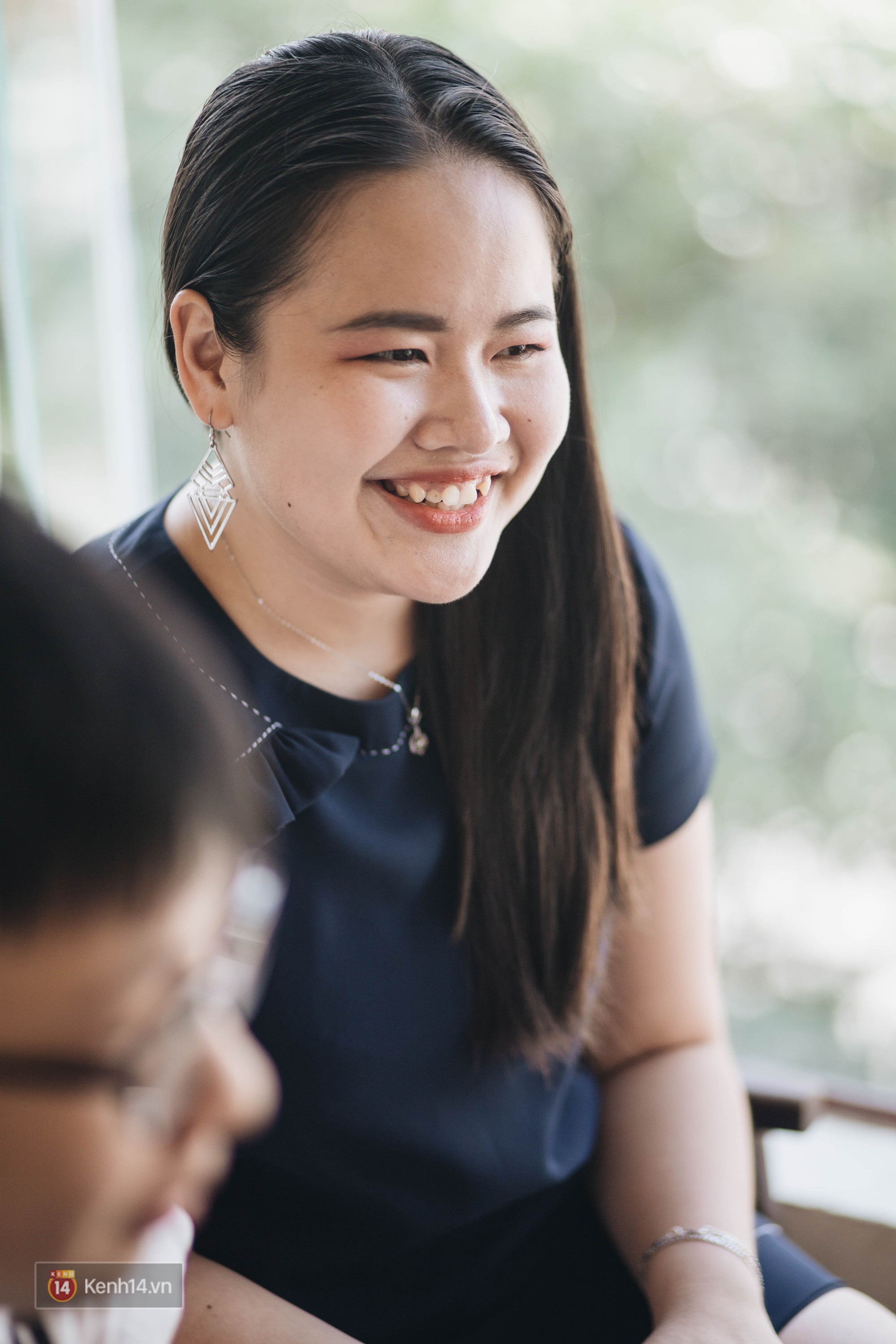 Nữ MC khiếm thị đầu tiên dẫn bản tin trực tiếp: Chẳng có ước mơ nào là không thực hiện được, quan trọng phải luôn tin tưởng vào bản thân