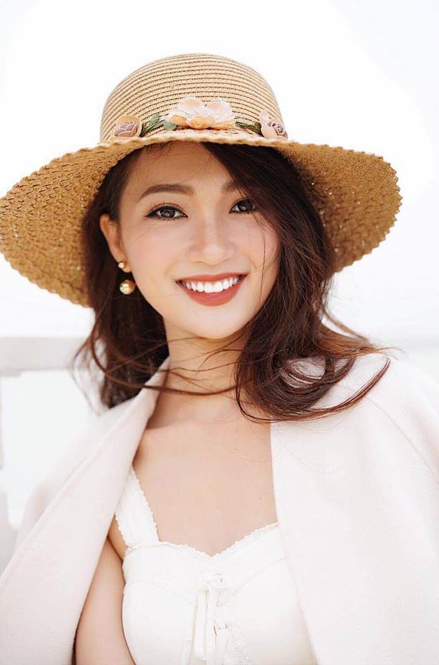 Khẳng định chỉ là bạn thân mà U23 Văn Đức và top 10 HHVN Ngọc Nữ lại dùng chung Facebook?