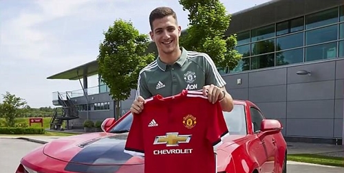 Man Utd mua hậu vệ mới đá chính sáu lần cho Porto