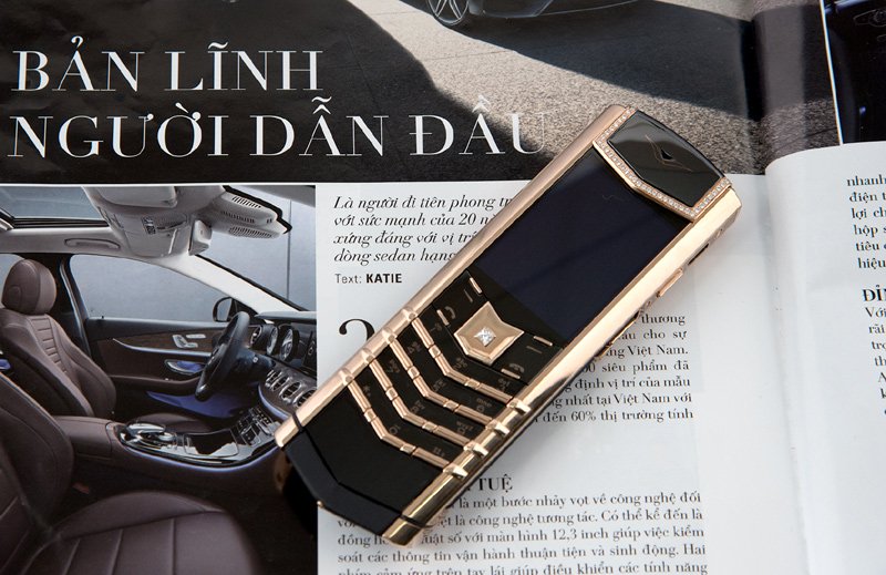 Tay chơi Hà Thành sưu tập bộ điện thoại Vertu chục tỷ hiếm có