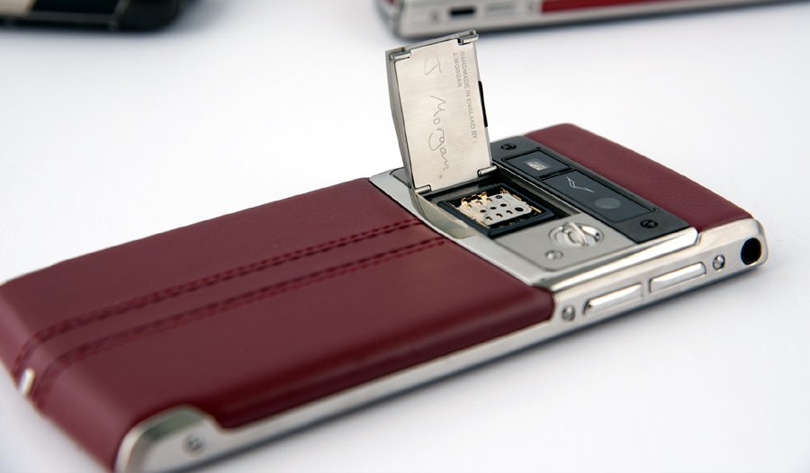 Tay chơi Hà Thành sưu tập bộ điện thoại Vertu chục tỷ hiếm có