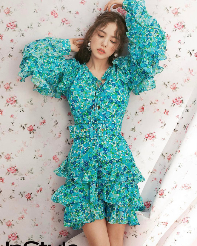 Vòng 1 đẫy đà nên sợ khó mặc đồ, các nàng cứ học theo những mỹ nhân ngực khủng xứ Hàn này là được Vòng 1 đẫy đà nên sợ khó mặc đồ, các nàng cứ học theo những mỹ nhân ngực khủng xứ Hàn này là được