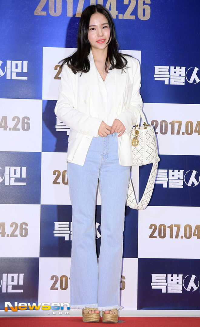 Vòng 1 đẫy đà nên sợ khó mặc đồ, các nàng cứ học theo những mỹ nhân ngực khủng xứ Hàn này là được