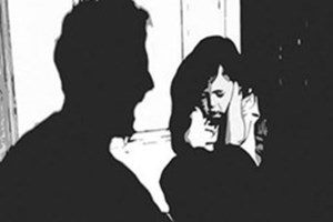 Tạm giữ nghi phạm lạm dụng tình dục con gái ruột 10 tuổi