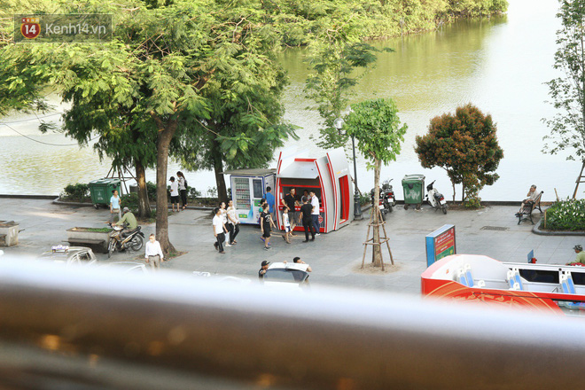 Sau một tuần lăn bánh, xe buýt mui trần giá vé 300 nghìn đồng/4 tiếng đìu hiu khách ở Hà Nội