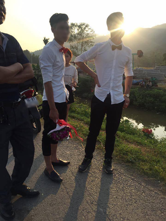 Thanh Hóa: Xe đón dâu lao thẳng xuống kênh, chú rể lên bờ tay cầm hoa cưới mà mặt buồn thiu