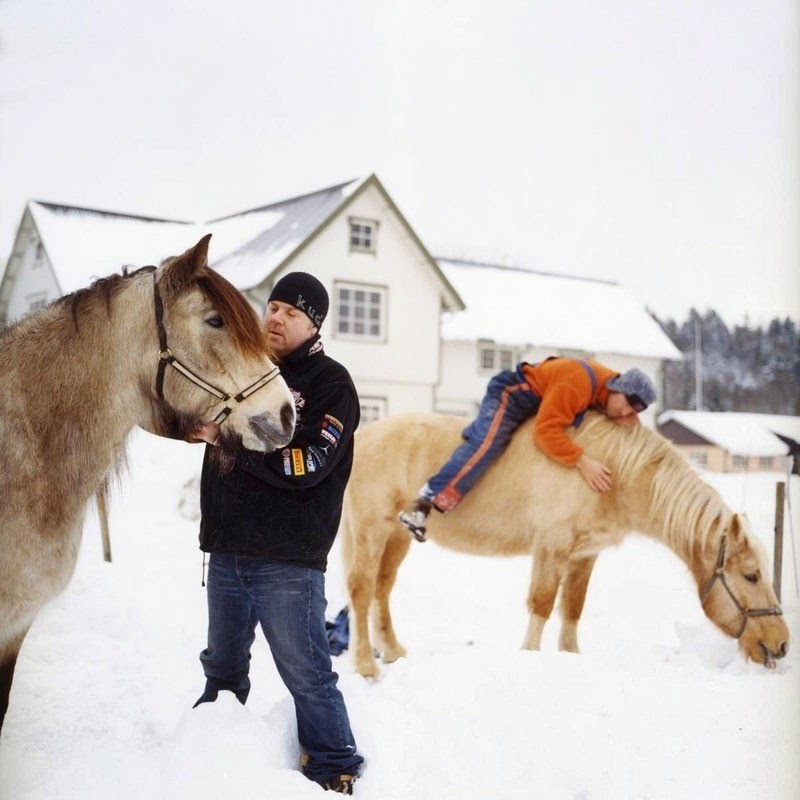 Cuộc sống trong nhà tù kỳ lạ nhất thế giới: Tù nhân thoải mái tắm nắng, tập gym và được nhận lương hàng tháng