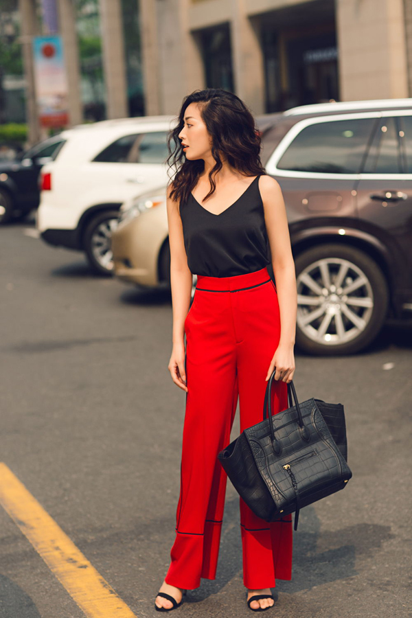 Phối áo sát nách với 7 set đồ hiện đại