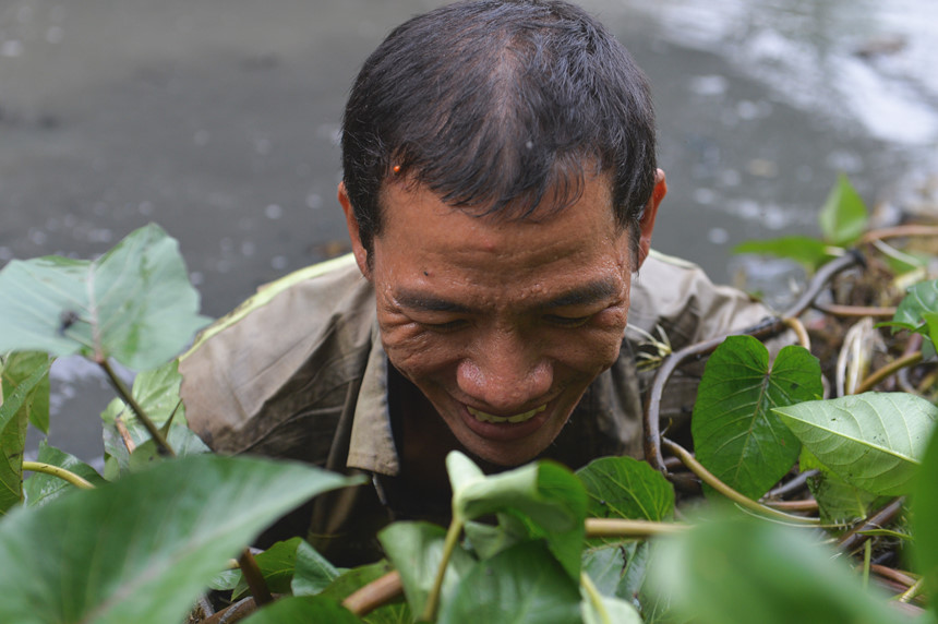 Cuộc sống nông dân giữa nơi xa hoa mới của Sài Gòn