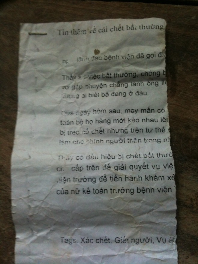Vụ khai quật thi thể nữ kế toán: Ngày đưa tang tờ rơi người lạ rải đầy đường