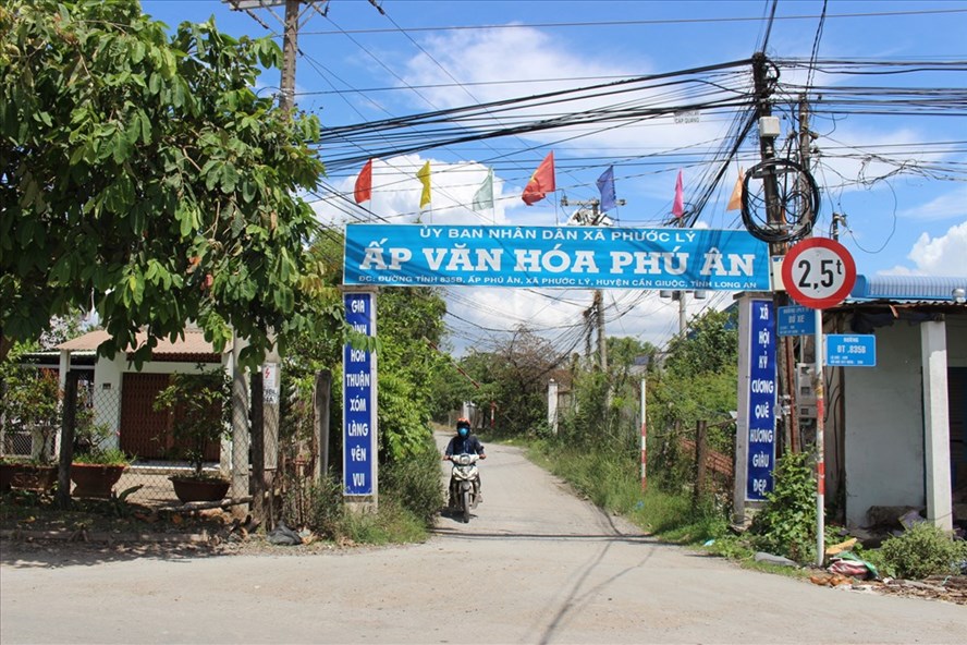 Quê nghèo dậy sóng vì yêu râu xanh