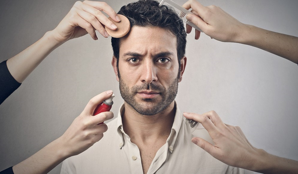 Ai nói trai thẳng thì không được dùng phấn son?