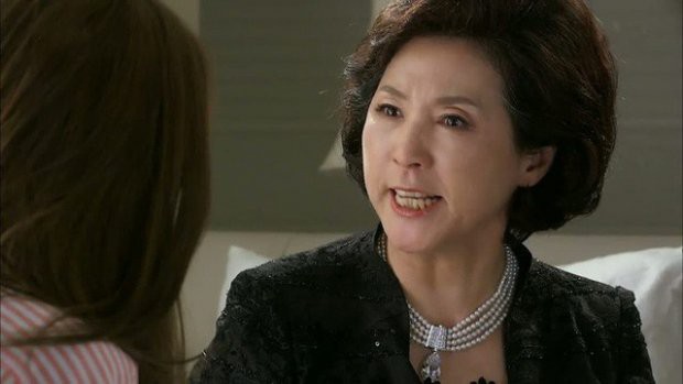 Người yêu cũ của bạn trai đâm sau lưng, cô gái khốn khổ vì bị ghét ra mặt ngay lần đầu ra mắt