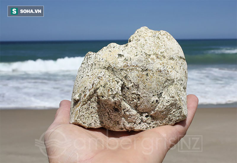 Bí ẩn hai viên đá cực đẹp tỏa hương thơm, trả 5 tỉ cũng không bán ở Gia Lai!