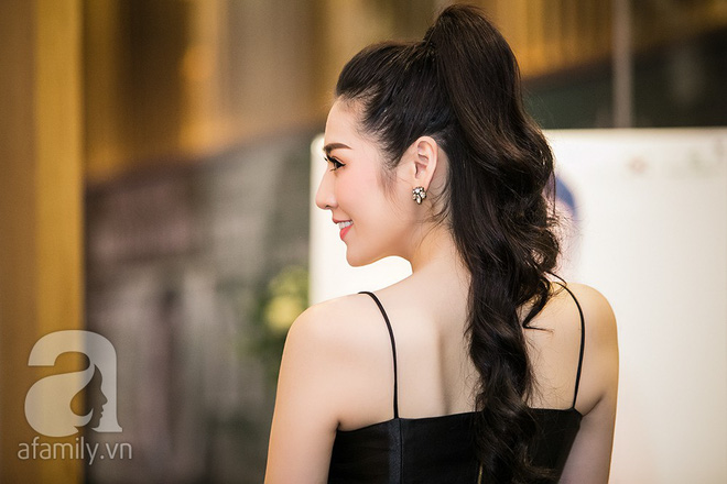 Á hậu Tú Anh lần đầu xuất hiện sau tin đồn đám cưới với bạn trai cũ Văn Mai Hương