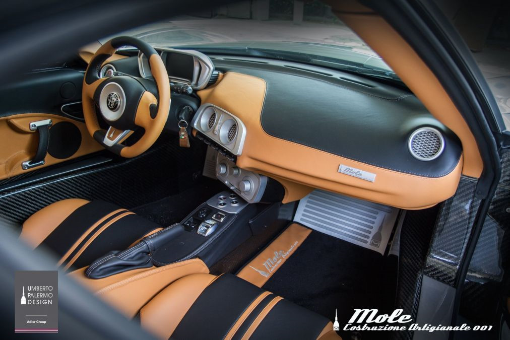 Alfa Romeo 4C lột xác ngoạn mục và hầm hố