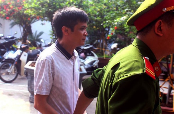 Thầy giáo khai nhiều lần dâm ô học sinh ở phòng ngủ, lớp học thêm và trường học