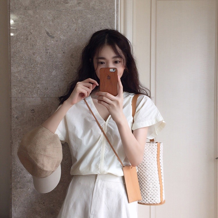 Ngày nóng diện đồ white-on-white là chuẩn nhất, và đây là 14 công thức mát mẻ tuyệt xinh dành cho bạn