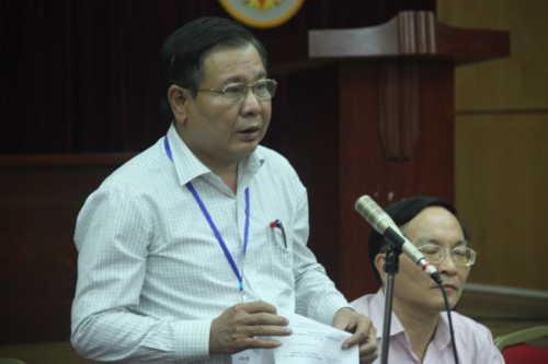 Giám thị làm lọt đề ra ngoài: Gửi cho một đồng nghiệp