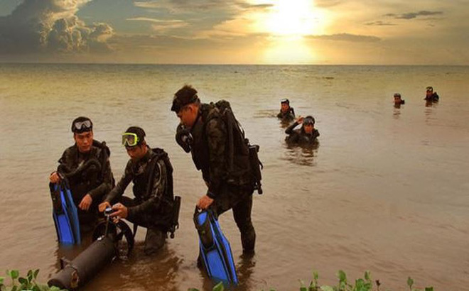 Báo Trung Quốc: Đặc công hải quân Việt Nam thật đáng gờm, từng đánh chìm cả tàu sân bay Mỹ
