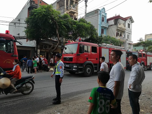 Xưởng gỗ cháy rụi sau vụ hỏa hoạn kéo dài 20 phút