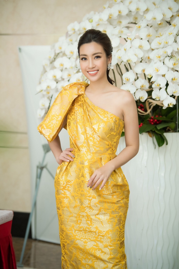 Đỗ Mỹ Linh tự tin đọ sắc cùng Hà Kiều Anh và Bùi Bích Phương