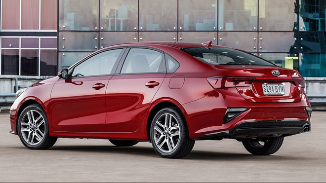 Ra mắt Kia Cerato 2018 giá từ 15.200 USD