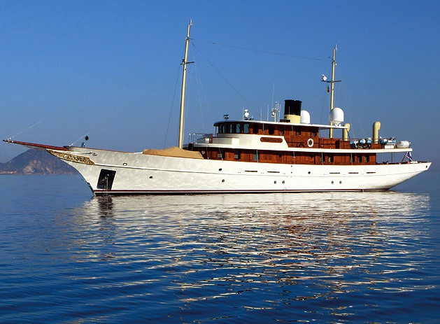 Johnny Depp - Tài tử hàng đầu lụi tàn vì nợ nần, bạo hành người tình?