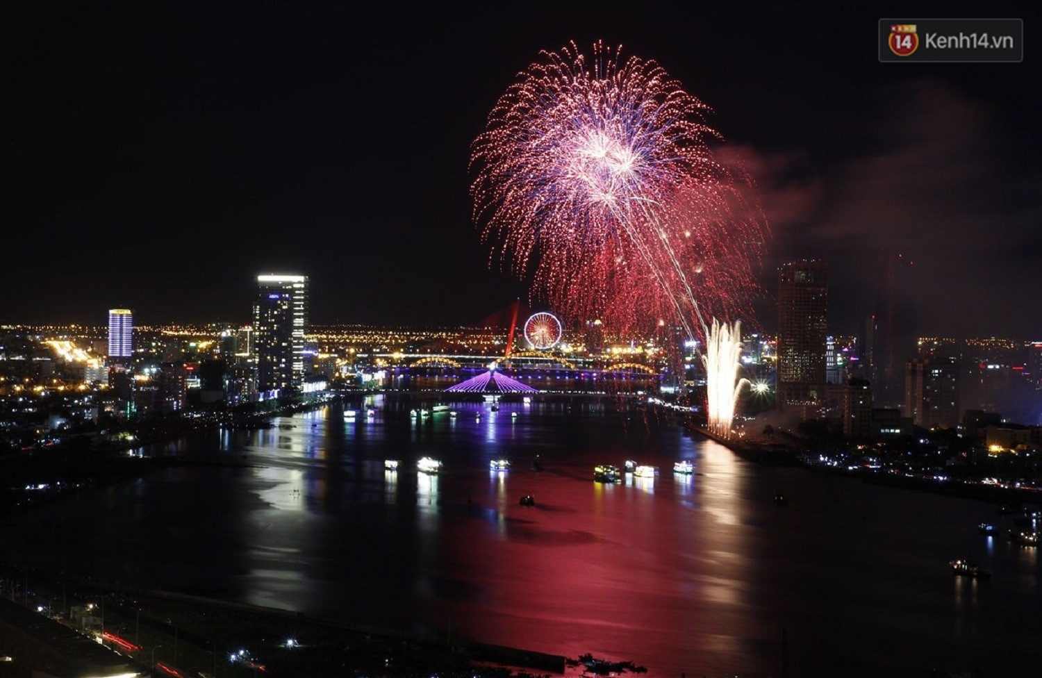 Ngắm màn tranh tài của Thuỵ Điển và Bồ Đào Nha tại Lễ hội pháo hoa Quốc tế trên Sky bar cao nhất Việt Nam
