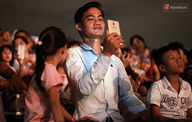 Ngắm màn tranh tài của Thuỵ Điển và Bồ Đào Nha tại Lễ hội pháo hoa Quốc tế trên Sky bar cao nhất Việt Nam Ngắm màn tranh tài của Thuỵ Điển và Bồ Đào Nha tại Lễ hội pháo hoa Quốc tế trên Sky bar cao nhất Việt Nam