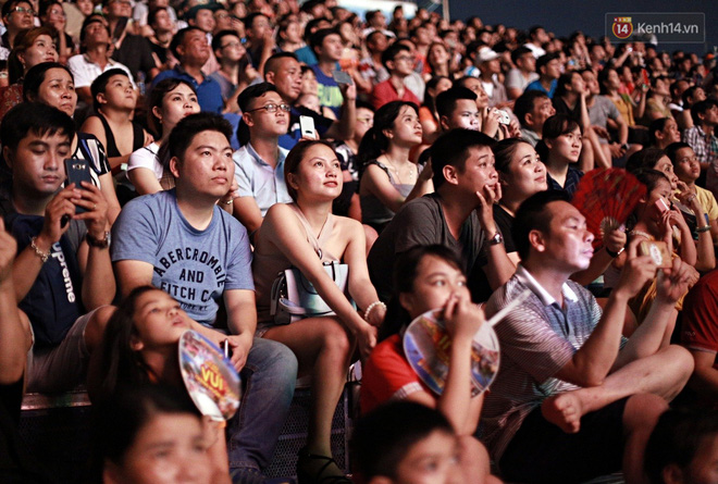 Ngắm màn tranh tài của Thuỵ Điển và Bồ Đào Nha tại Lễ hội pháo hoa Quốc tế trên Sky bar cao nhất Việt Nam