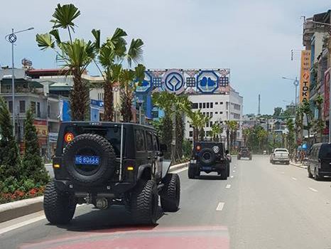 Lý do ô tô Trung Quốc nối đuôi chạy trên đường phố Hạ Long