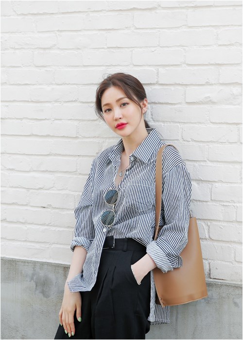 Sơ mi dáng rộng: Mặc thế nào không luộm thuộm Sơ mi dáng rộng: Mặc thế nào không luộm thuộm