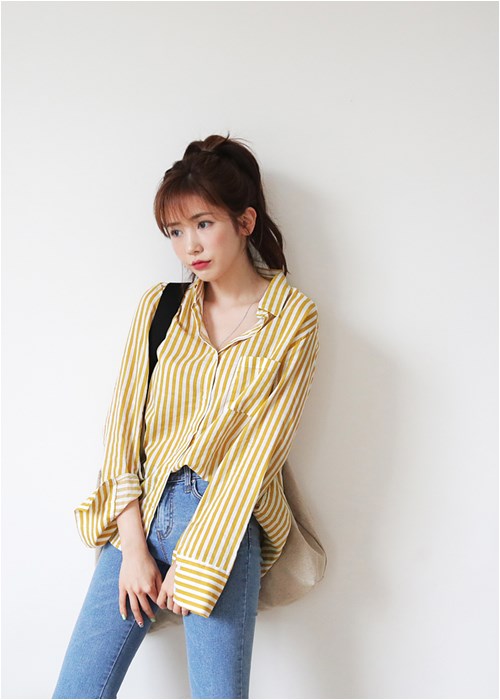 Sơ mi dáng rộng: Mặc thế nào không luộm thuộm Sơ mi dáng rộng: Mặc thế nào không luộm thuộm