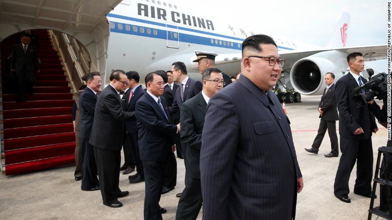Thủ tướng Lý Hiển Long tuyên bố bất ngờ trước giờ gặp Kim Jong-un