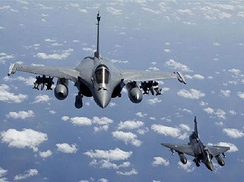 Rafale của Pháp có thể đối đầu sòng phẳng với Su-35 Nga?