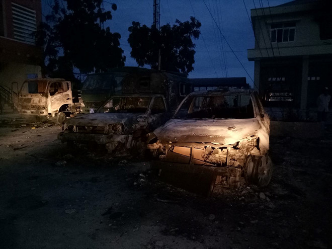 28 cảnh sát bị thương, người quá khích lại gây rối ở UBND Bình Thuận