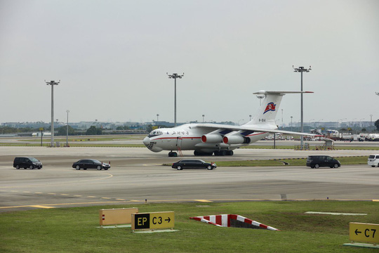 Vì sao ông Kim Jong-un và em gái tới Singapore trên 2 máy bay khác nhau? Vì sao ông Kim Jong-un và em gái tới Singapore trên 2 máy bay khác nhau?