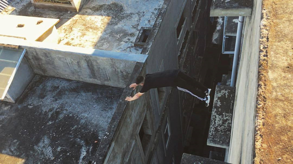 9X nhảy qua hai nóc nhà 40 tầng: 10 năm tập parkour mới dám mạo hiểm