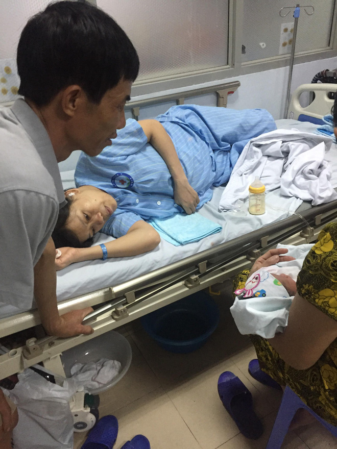 Sau 10 năm chờ đợi, người đàn ông 47 tuổi được ôm con đầu lòng trong tay chính là hình ảnh xúc động nhất hôm nay Sau 10 năm chờ đợi, người đàn ông 47 tuổi được ôm con đầu lòng trong tay chính là hình ảnh xúc động nhất hôm nay