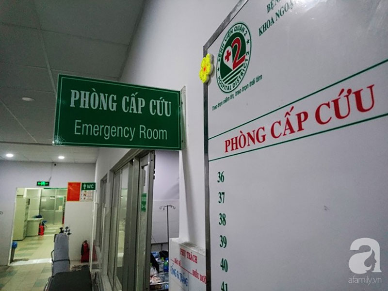 Mẹ bán rong chỉ có 2 triệu đồng trong túi, định buông xuôi khi con trai uống thuốc sâu tự tử vì cãi nhau với bạn gái