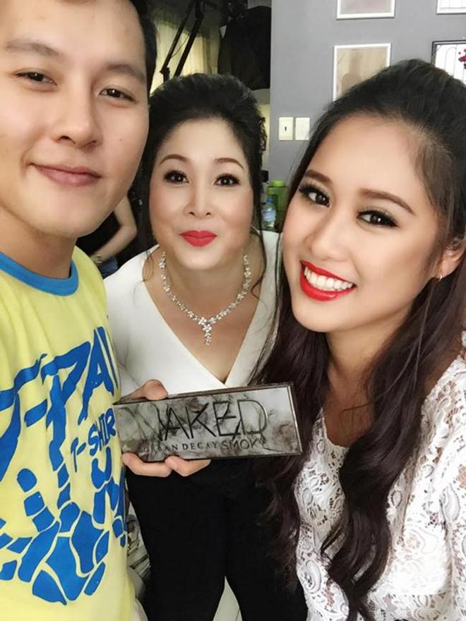 Gia đình NSND Hồng Vân - Lê Tuấn Anh có chàng rể mới ở Mỹ