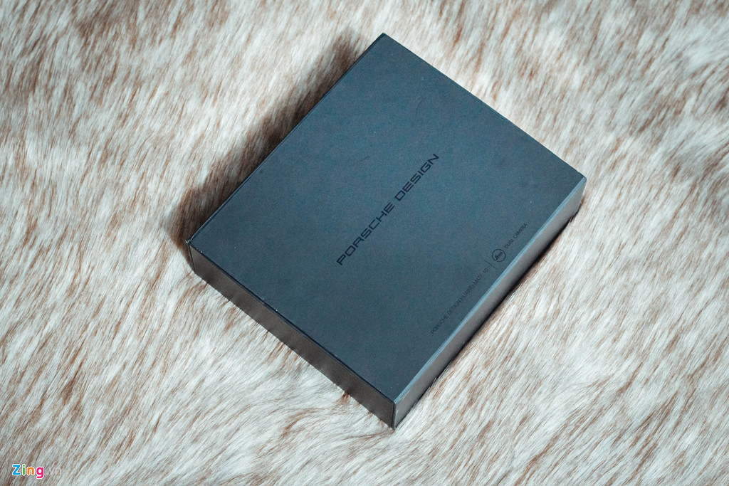 Cận cảnh Huawei Mate 10 Porsche Design giá 26 triệu đồng tại VN