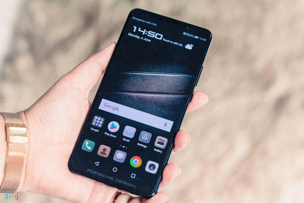 Cận cảnh Huawei Mate 10 Porsche Design giá 26 triệu đồng tại VN