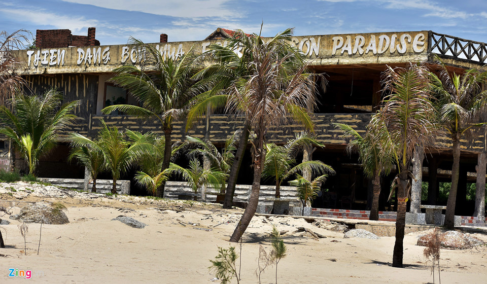 Cỏ dại vây quanh khu du lịch sinh thái Thiên Đàng 8.000 tỷ đồng