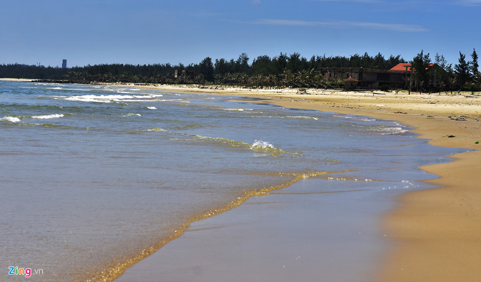 Cỏ dại vây quanh khu du lịch sinh thái Thiên Đàng 8.000 tỷ đồng