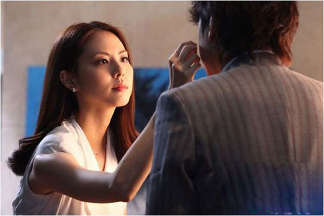 Chồng sơ ý tự giao nộp bằng chứng ngoại tình, tôi lặng lẽ dùng đòn hiểm trả thù khiến anh ta hoàn toàn trắng tay