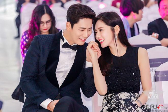 39 tuổi mới sinh con đầu lòng, người đẹp Sở Lưu Hương lên cơn co giật, hôn mê